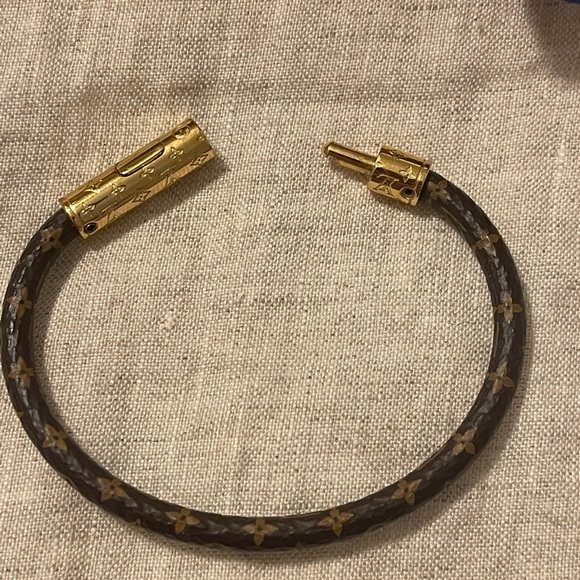 ***S0LD*** on another platform. Louis Vuitton Confidential Bracelet. - Picture 11 of 12